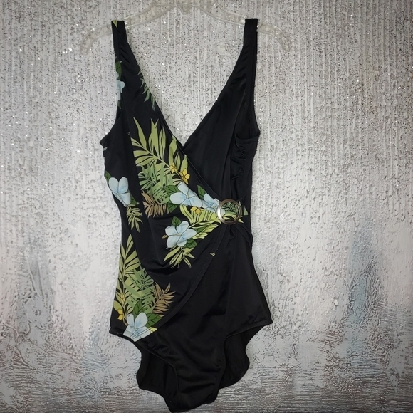 JANTZEN Ruched Tummy Control One Piece Swimsuit - Picture 2 of 6